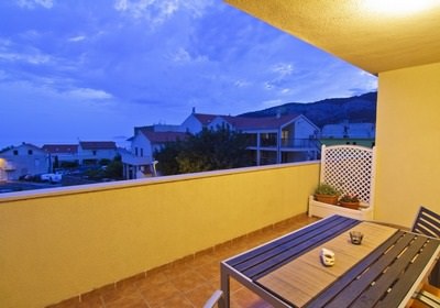 apartman drap, balkon s pogledom na more